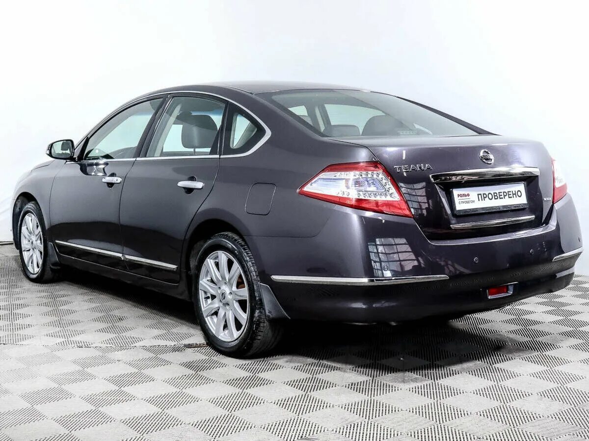 Nissan Teana 2011. Ниссан Теана 2011 года. Nissan Teana 2011 на белом фоне.