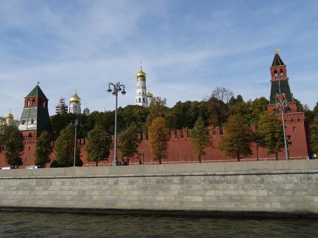 Кремлевская контакты. Московский Кремль и красная площадь. Кремль, городская Цитадель. Кремль города Иваново. Картинки белого Кремля в Москве.