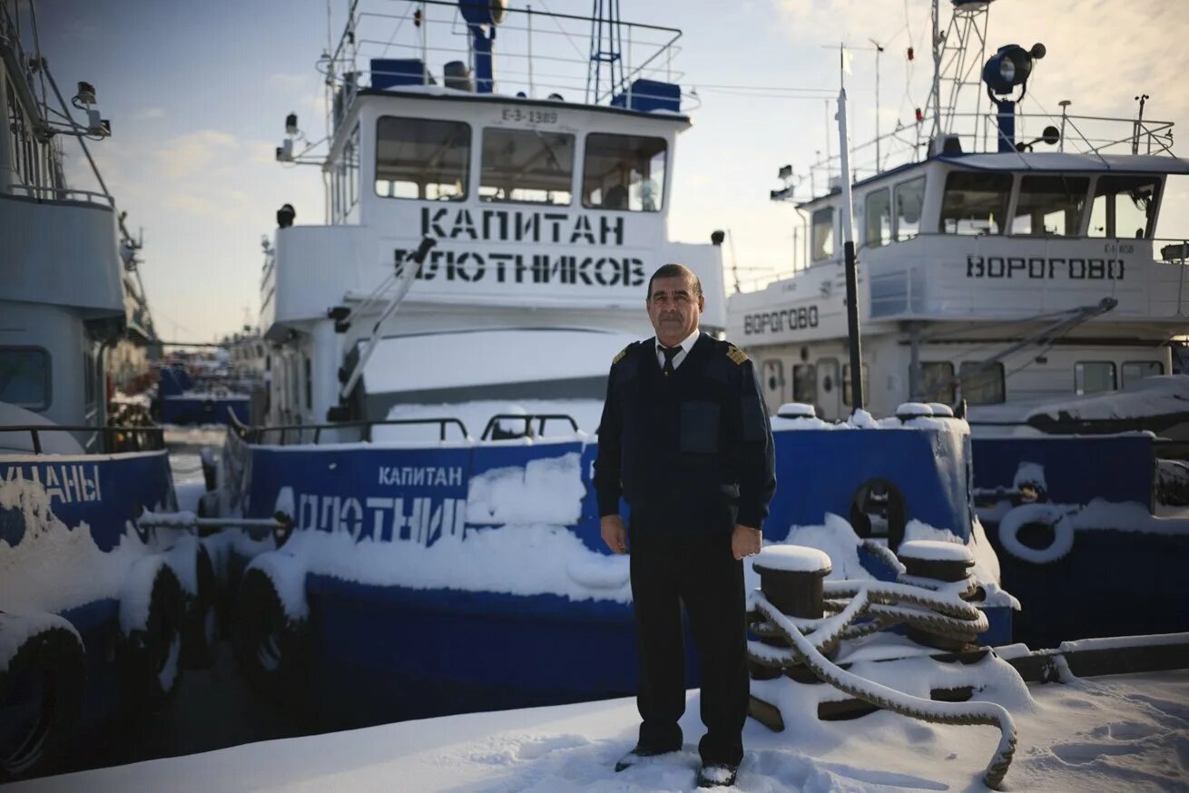 Командир речного судна