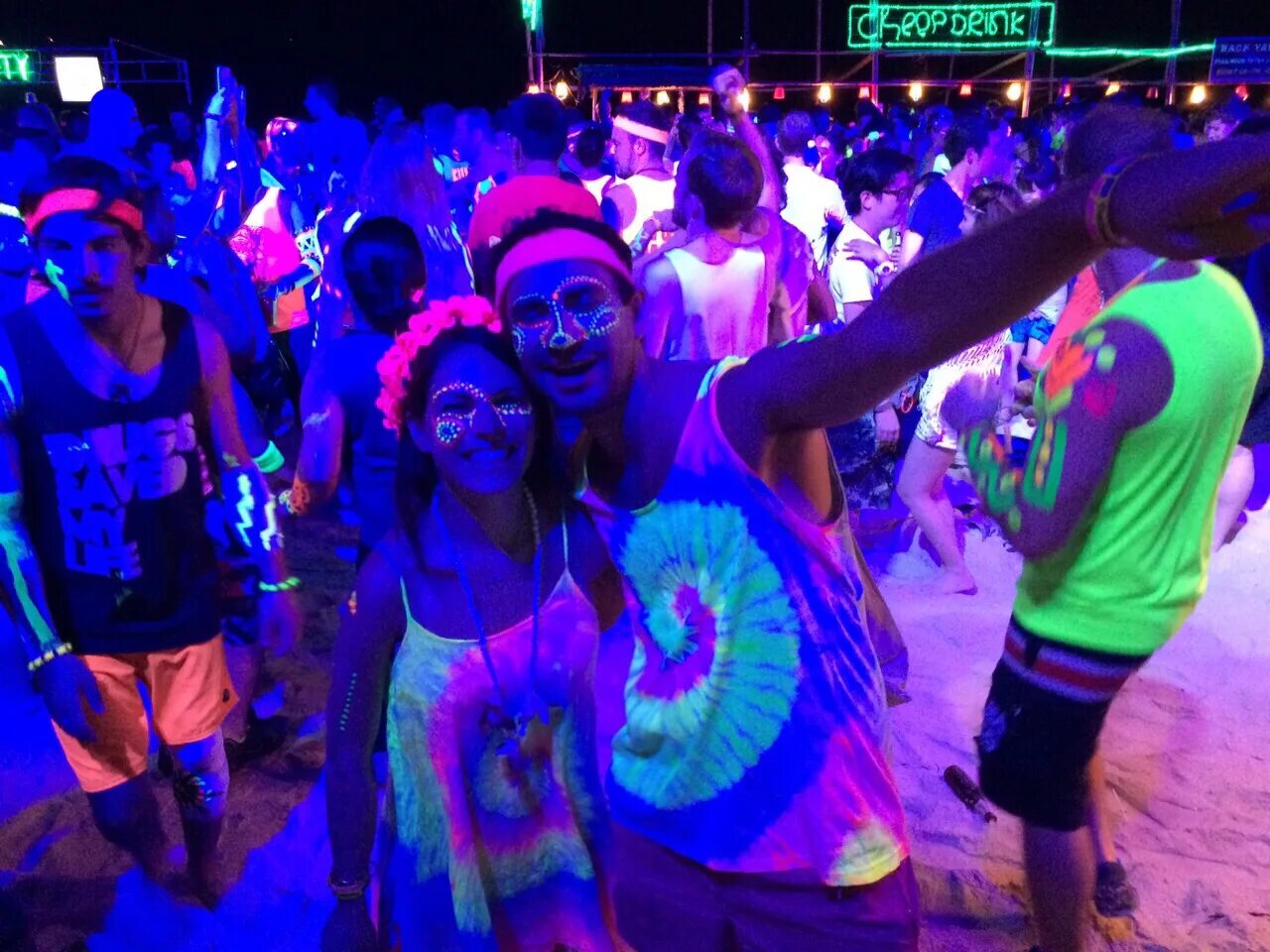 Панган full moon party. Fool moon party 2023 расписание. Фулл мун пати панган 2022. Панган ибица. Пангана вечеринка.