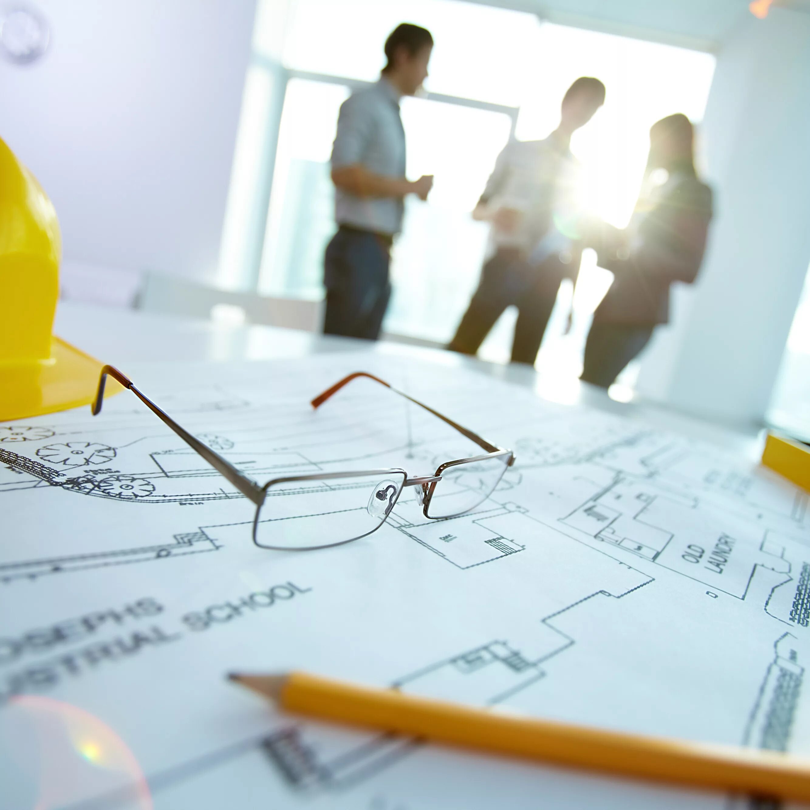 Упростить рабочий процесс. Тренинг по маркетингу. Бизнес менеджмент. Проектирование. Креативная команда за работой.