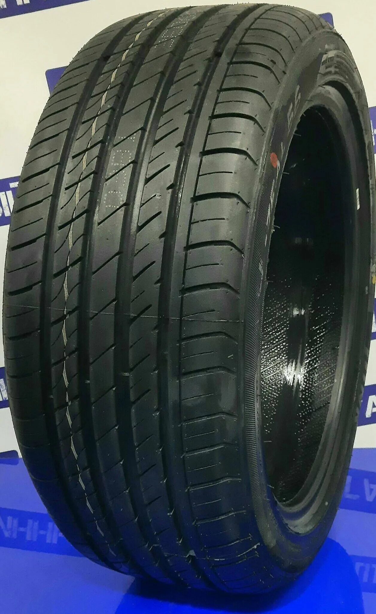 Ilink l-zeal56 235/40r18 95w. Grenlander l-zeal 56 275/40 r18. Ilink l-zeal56 275/45 r20. Ilink l-zeal56 275/45 r20. шина ilink l-zeal56.