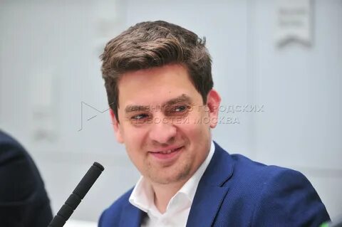 Биография ведущего пятеро на одного
