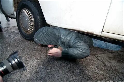 Проехал под машиной