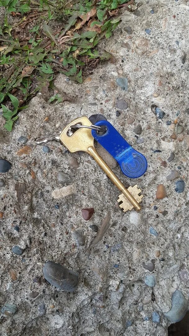 Найден ключ на дороге. Найдены ключи. Найдены ключи объявление. Найдены ключи Ульяновск. Найдены ключи Тула.