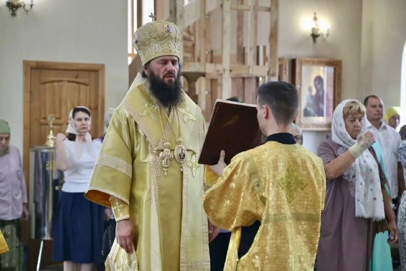 епископ волгоградский и камышинский феодор. владыка феодор волгоградский. феодор казанов. митрополит феодор волгоградский. собор александра невского.