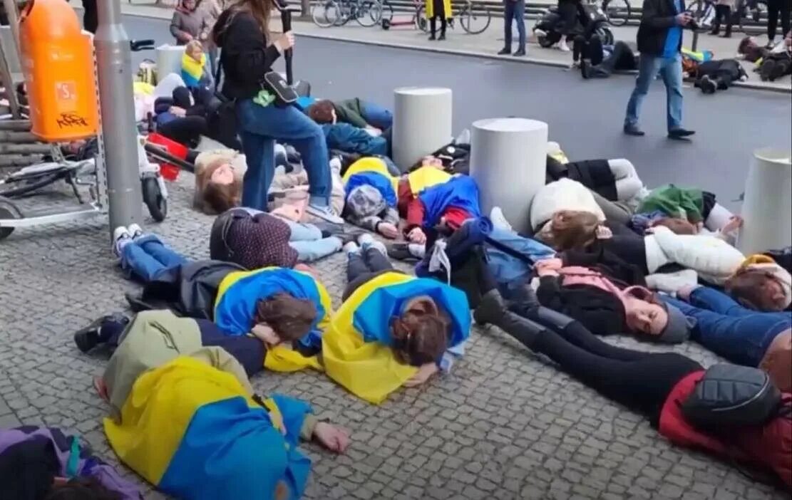 Украинцы в Берлине. Украинские протесты в Германии. Украинец в прямом эфире
