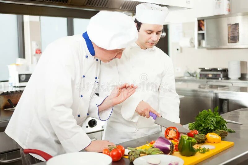 повар на кухне. станислав буханов шеф повар. левохо станислав. гребенщиков алексей шеф повар. павел шеф повар ресторана в москве.