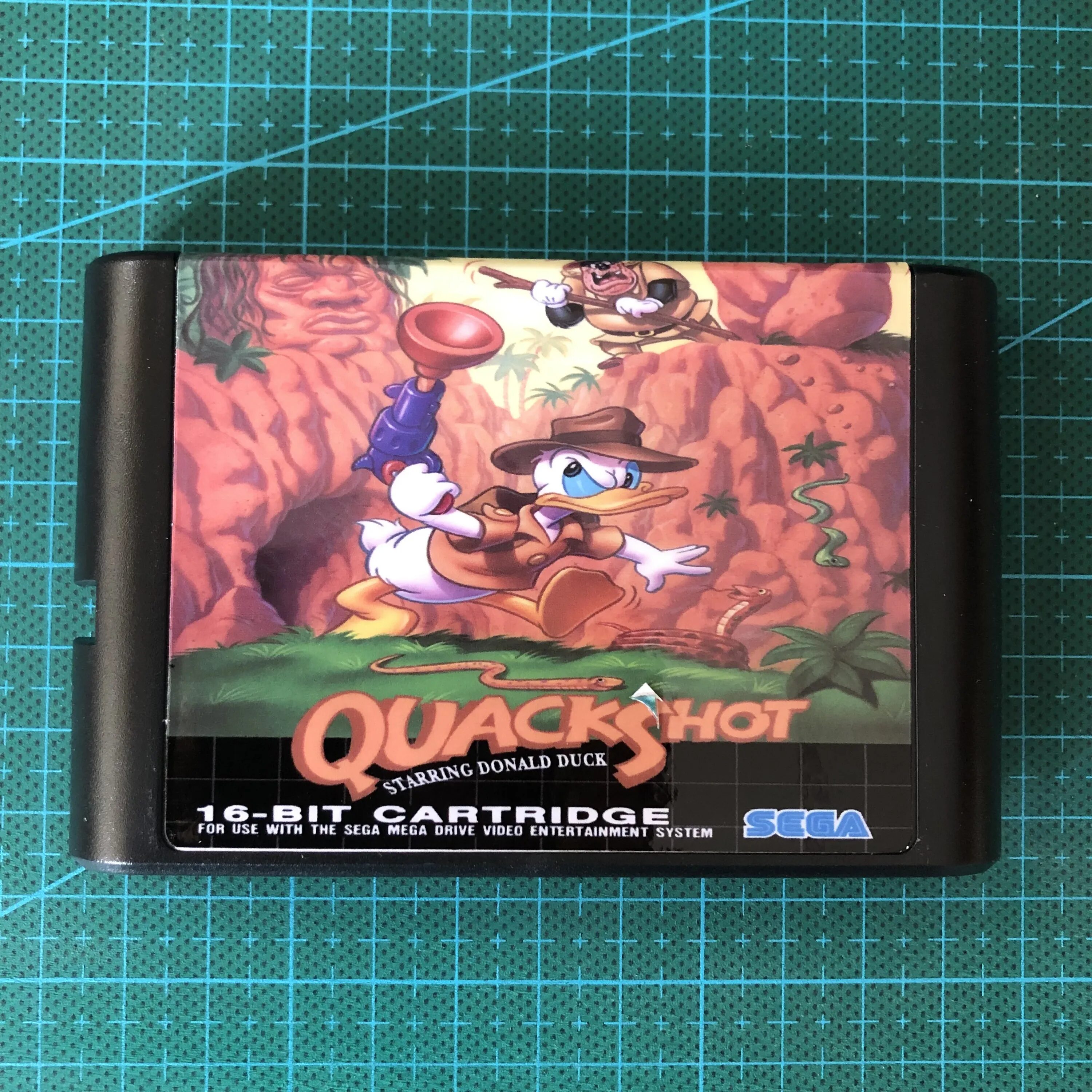 Quack shot sega. Sega quack shot cartridge. quack shot sega обложка. quackshot starring donald duck sega.