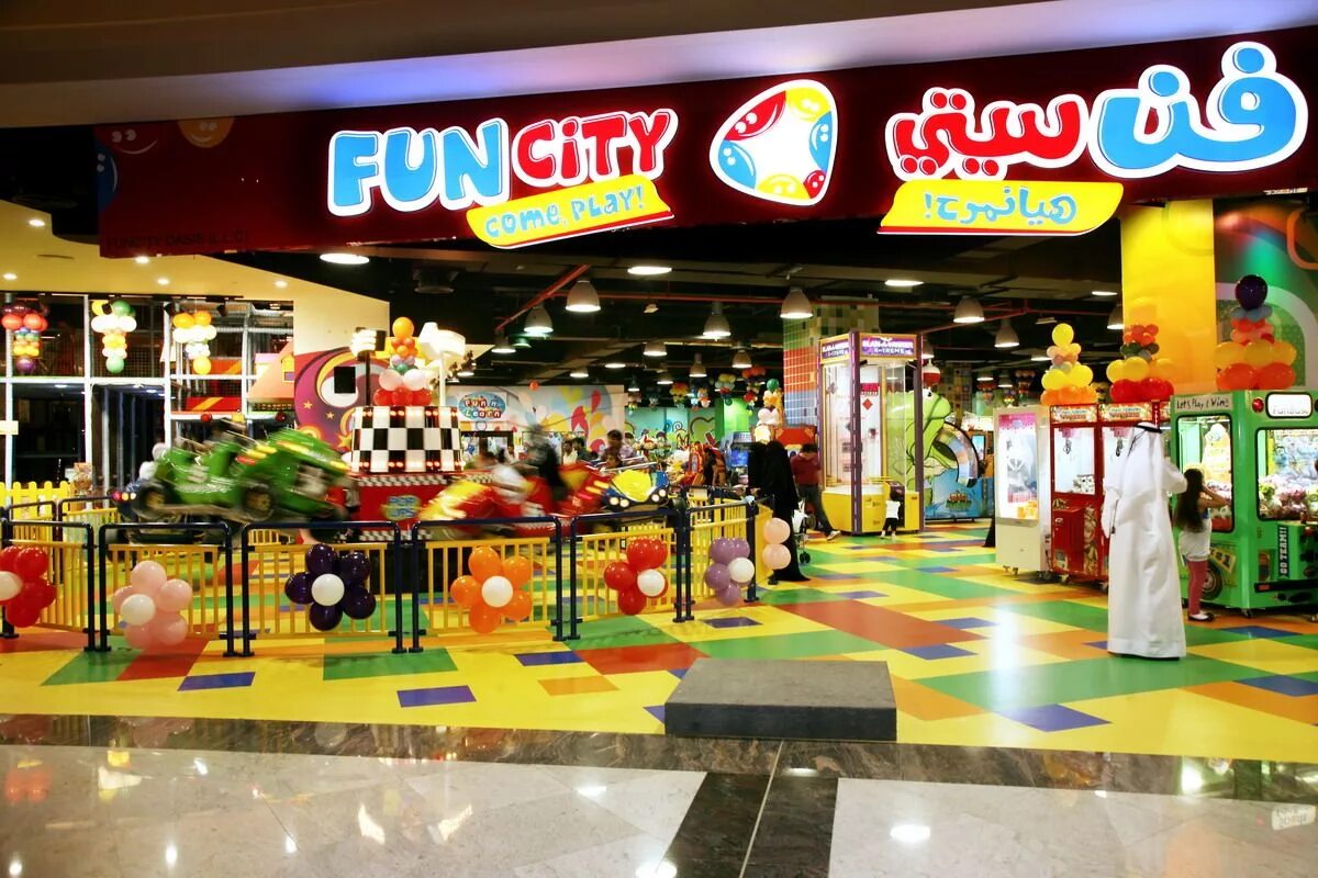 Fun city отзывы. Fun City Дубай. Детский игровой центр в Дубае. Игровые автоматы для детей в Дубае. Фан Сити Хабаровск.