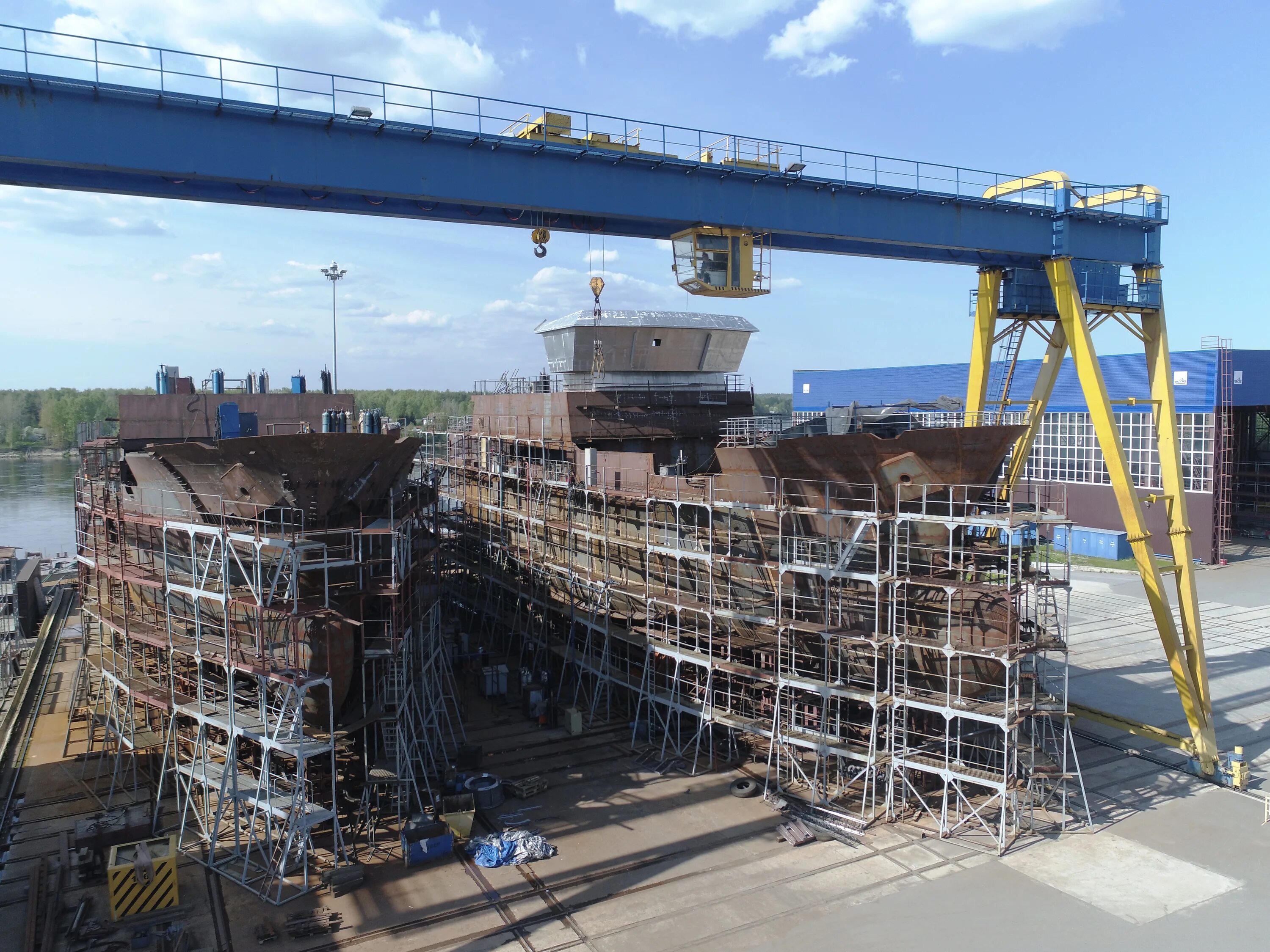 комсомольский на амуре судостроительный завод. амурский судостроительный завод комсомольск-на-амуре. заводы судостроения. пелла стапель. верфь meyer werft.