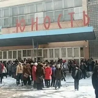 Бассейн юность луганск
