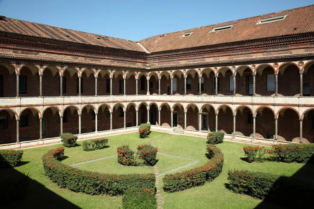 Миланский университет (universita degli studi di milano). Италия миланский политехнический университет. Milano university оf stils. Сорбонна университет логотип. Universita di milano.