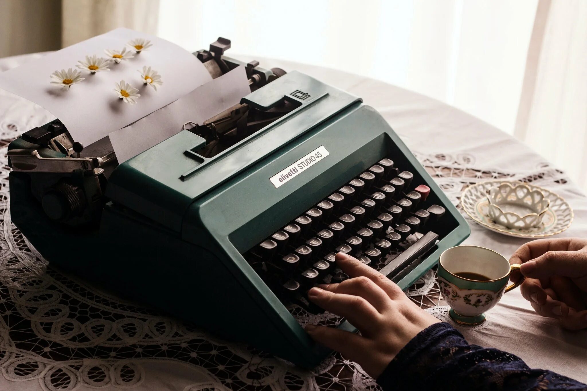 Как называется машинка которая печатает. Печатная машинка оливетти. эл.печатная машинка &quot;olivetti&quot;. механическая печатная машинка. ручная печатная машинка.