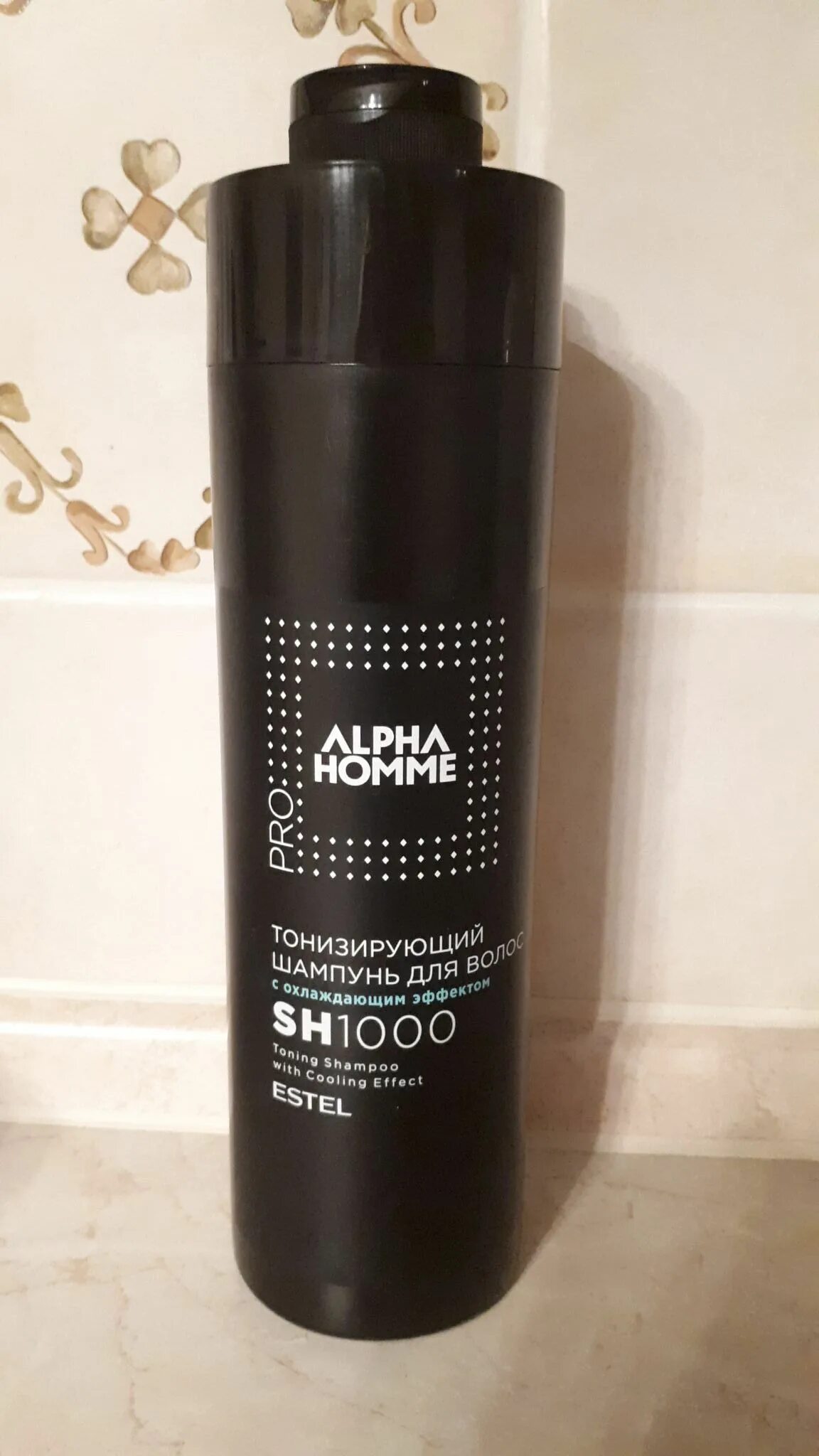 Тонизирующий шампунь alpha. Шампунь мужской Estel Alpha homme 1000мл. Шампунь Estel Alpha homme Pro 1000мл. Тонизирующий шампунь с охлаждающим эффектом Alpha homme Estel 1000 мл. Estel Alpha homme для мужчин шампунь 1000 мл.