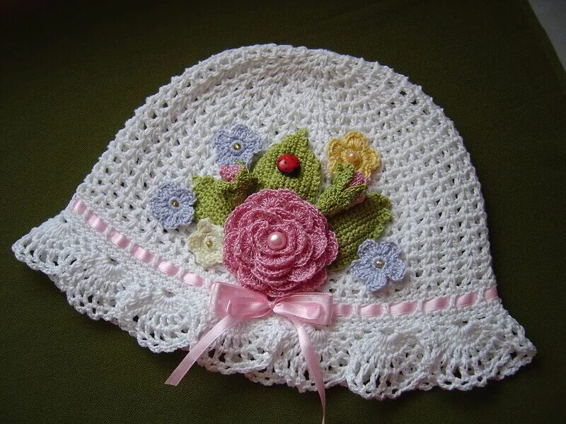Детские летние шапочки крючком. Летняя шапочка для девочки. Летняя вязаная шапочка для девочки. Шляпа крючком для девочки. Летняя вязаная шапочка для девочки.