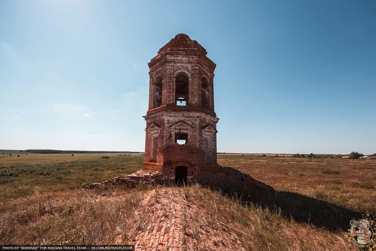 Северо восток конда геншин. Сьяновская заброшенная Церковь. Заброшенный храм Никольск Оренбургская область. Заброшенные церкви Мордовии. Керамсурка Атяшевский район.