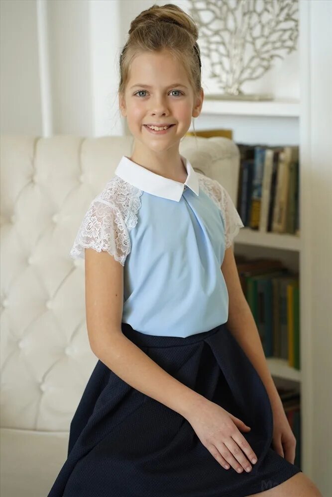 Макияж в школу для детей. Прически для первоклашек с бантами. Фотосессия школьников. Первоклашка с бантами. Девочки 3 класса фото.