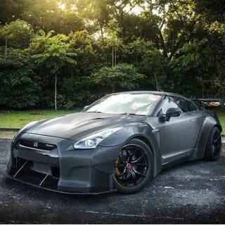 Nissan skyline r35