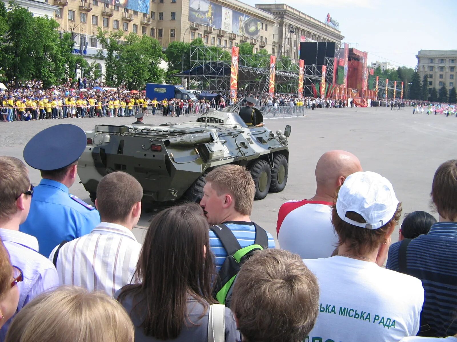 Фото харькова сегодня последние. Парад в Киеве день Победы. День Победы Харьков парад. Харьков новости. Военные в Харькове.