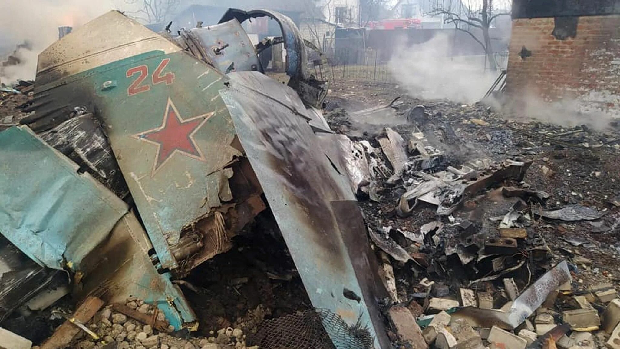 4 сбитых самолетов. Самолет су-25 ввс украины сбит. Су 25 всу. Подбитый немецкий самолет 1945. 4 сбитых самолетов.