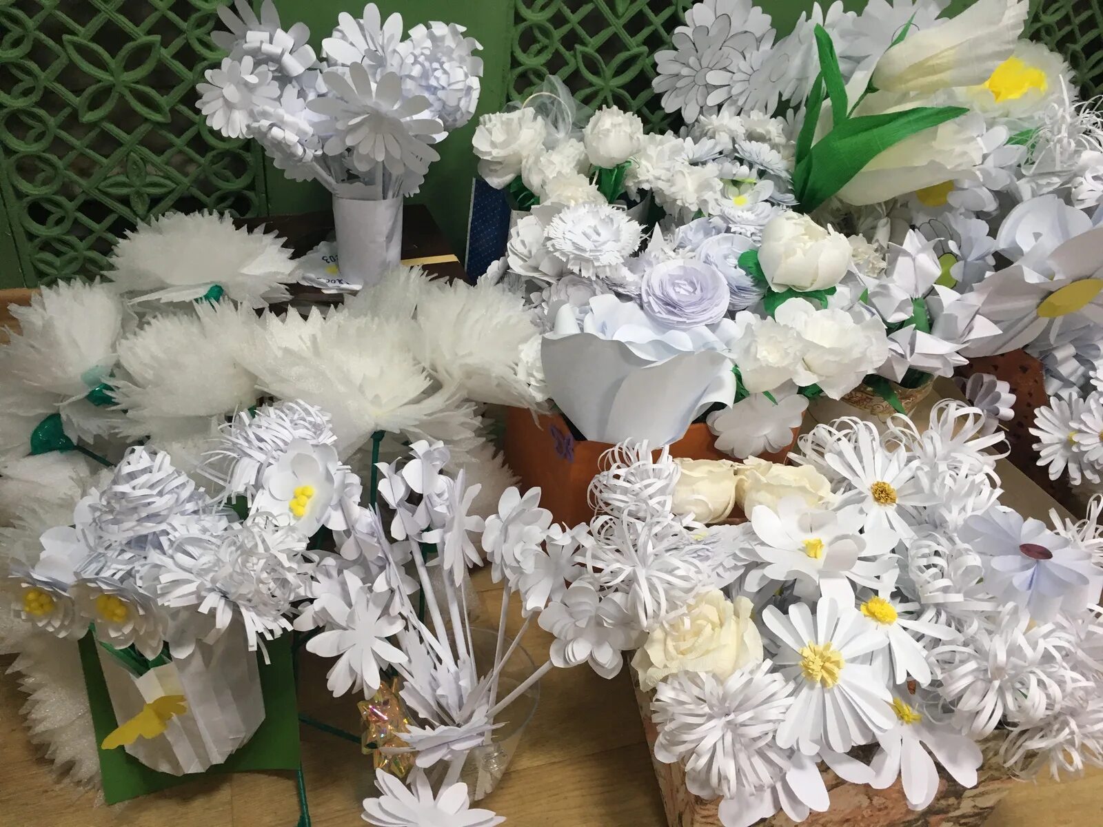 выставка белых цветов. белые цветы. выставка белый цветок. горения белый цветок. конкурс белый цветок поделки.
