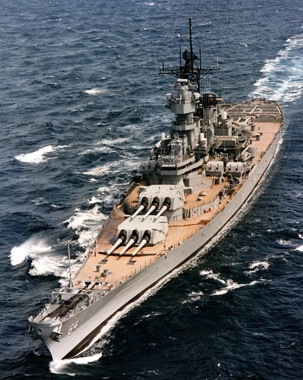 Как назывался линкор. Uss wisconsin bb-64. линкор айова. uss iowa линкор. линкор висконсин.
