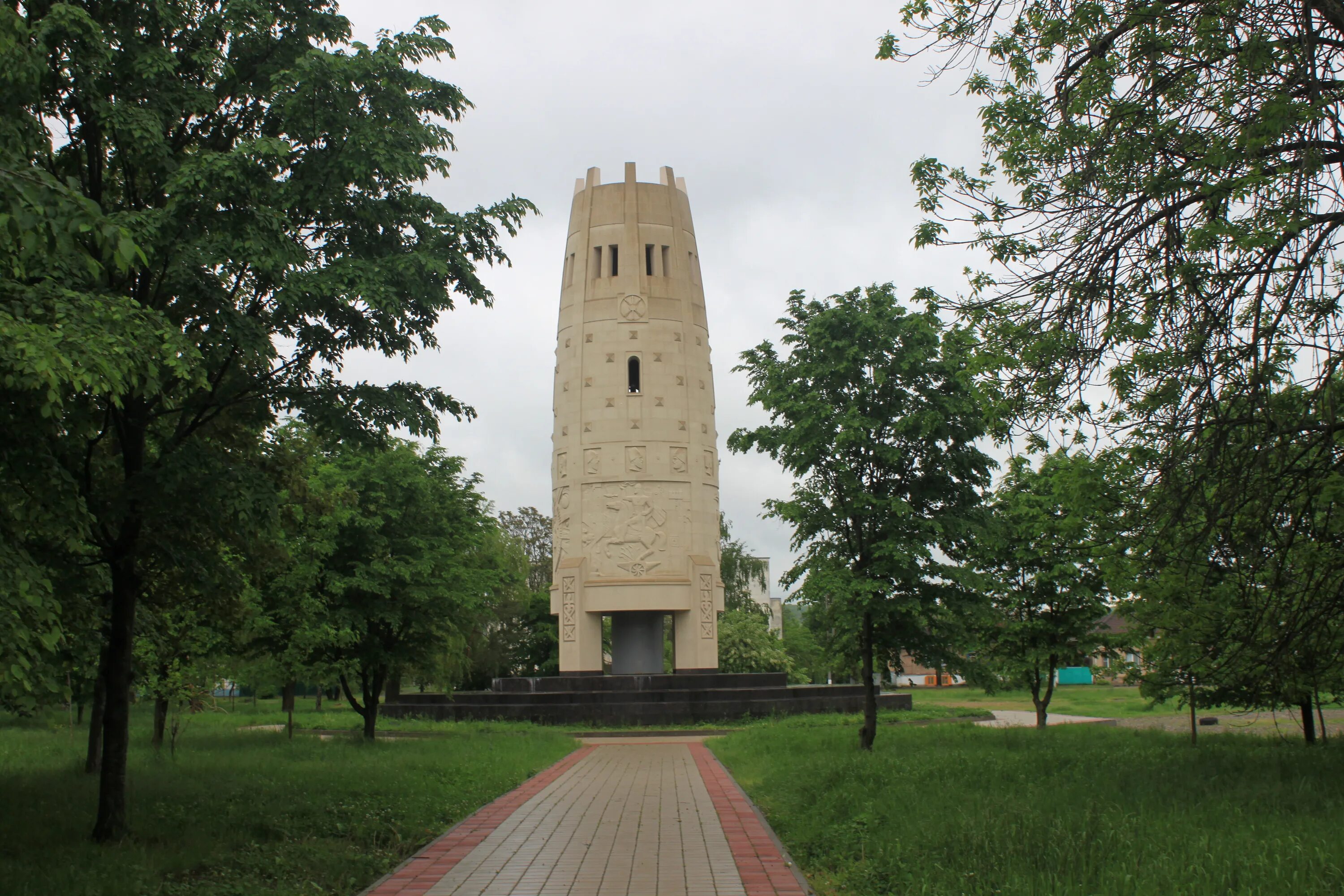 Памятники в майкопе