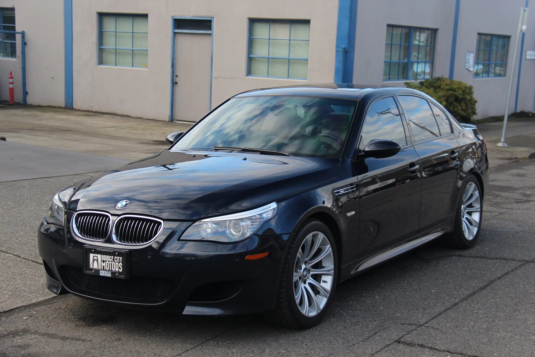 Куплю бмв 2008 года. BMW m5 2008. БМВ м5 ф60. BMW m5 2009. BMW 5 e60 2008.