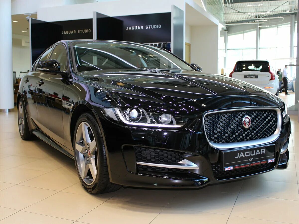 Jaguar xe 2016 Black. Ягуар машина седан 2016. Ягуар XJ 2022 черный. Ягуар XF 2016 черный.