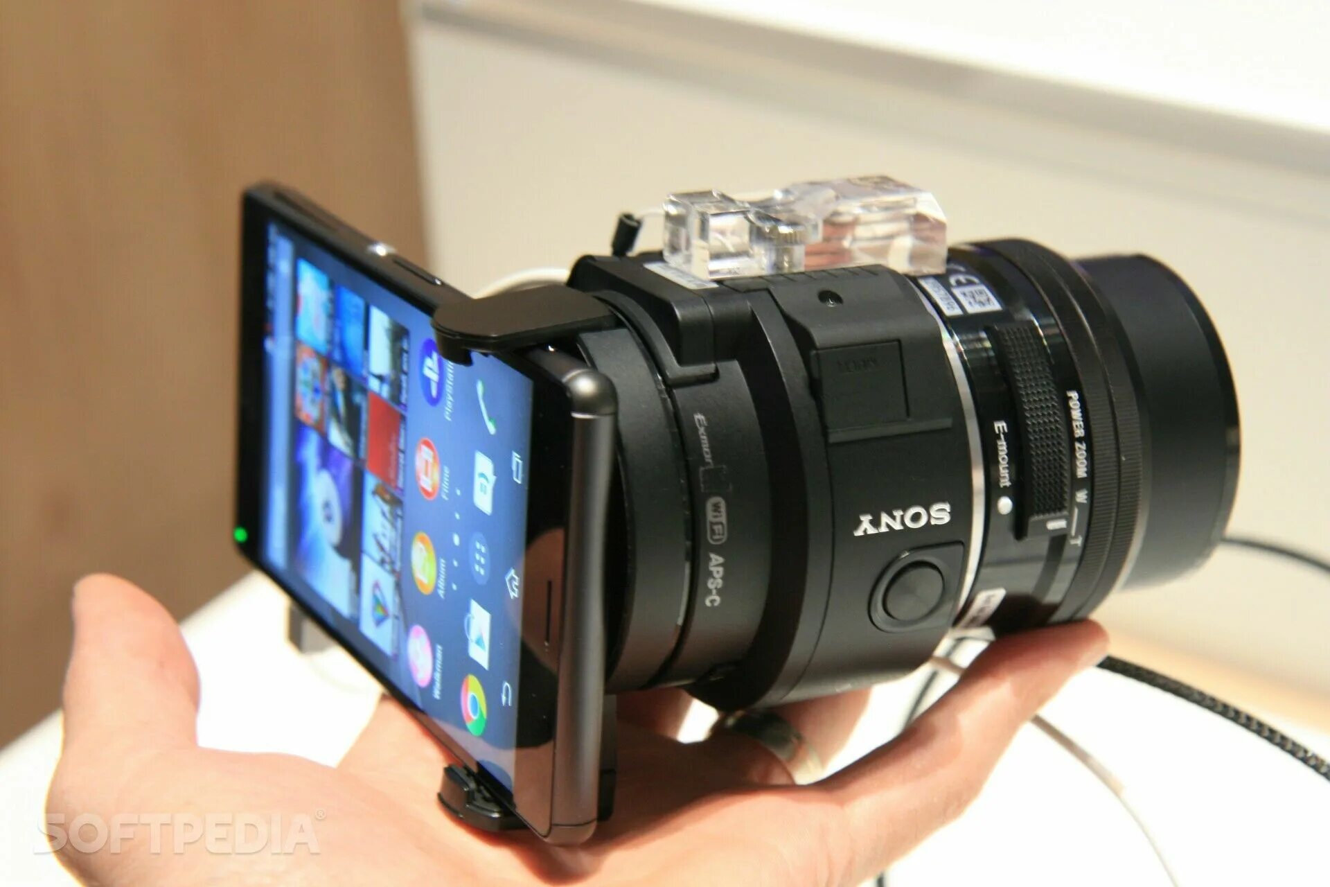 Sony qx1. Sony Ilce-qx1. Sony SMARTSHOT Ilce-qx1. Sony icle-qx1 e-Mount Interchangeable Lens Camera at IFA 2014.