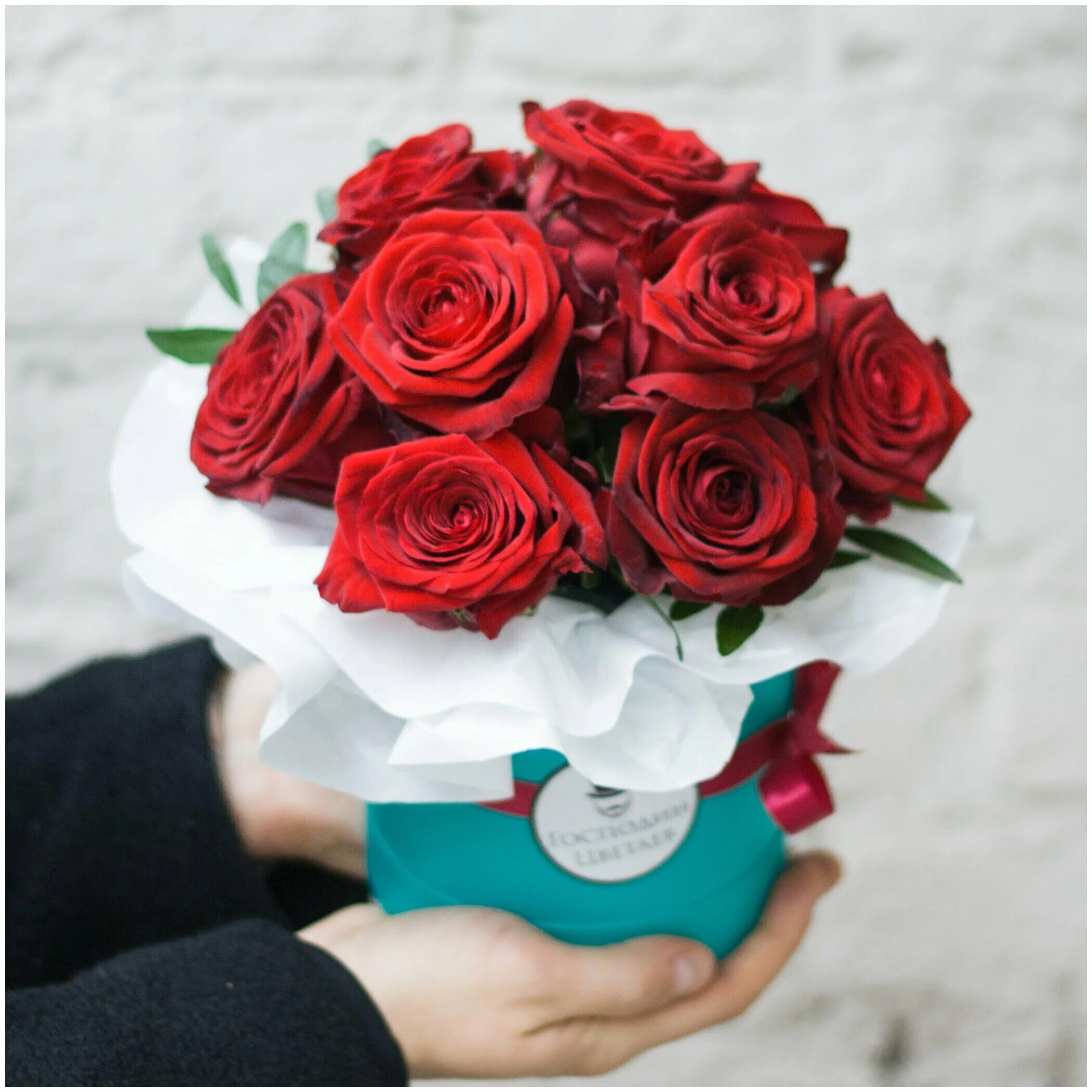 Комплимент цветущая. Букет комплимент с красным. Красивые открытки для девушки. Цветы с комплиментами для девушки. Открытка комплименты.