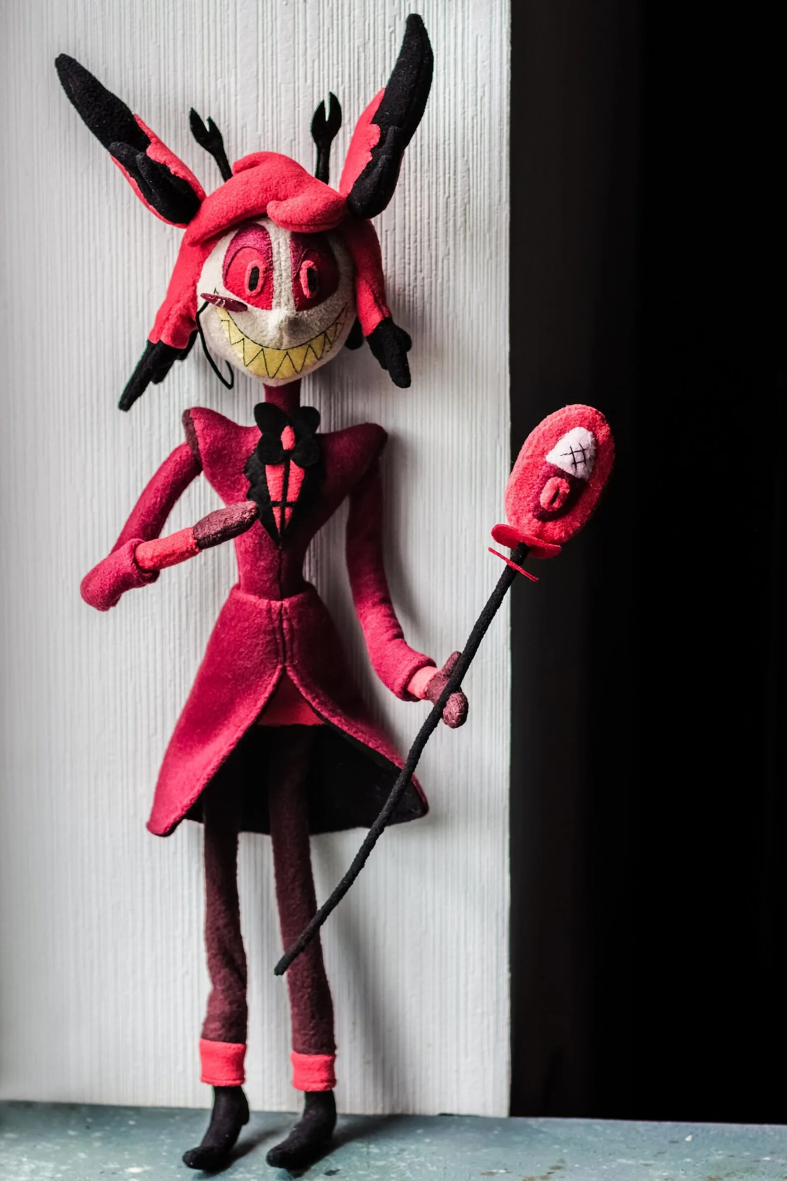 Plush android. Аластор hazbin hotel игрушка. Кукла чарли отель хазбин. Кукла аластор отель хазбин. Аластор плюшевая игрушка.