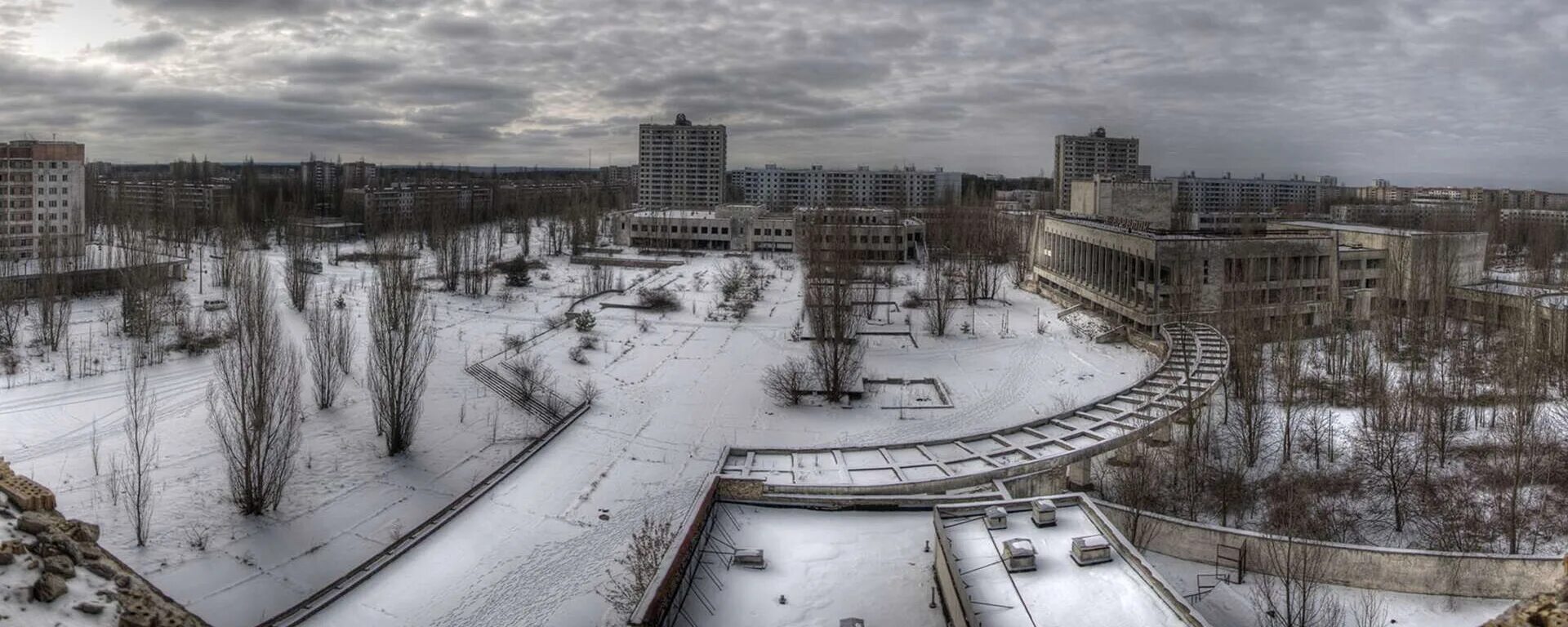 Город во франции припять. Припять зона отчуждения. Зона отчуждения город Припять. Припять Чернобыль ЧАЭС зона отчуждения. Чернобыль зона отчуждения ЧАЭС.