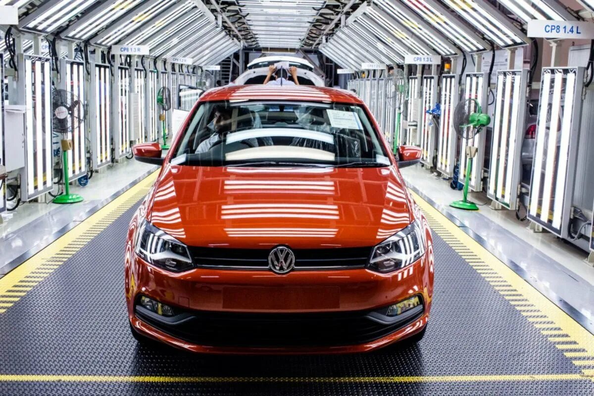 Купить фольксваген в германии. Фольксваген AG. Фольксваген Блумберг. Volkswagen AG Испания. Фольксваген сборка в Германии.