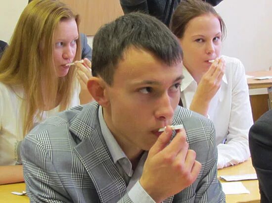 Тест на наркотики в школе. Школьников будут проверять. Инженер технологический лицей. Школьников будут проверять. Проверка на наркозависимость в школах.