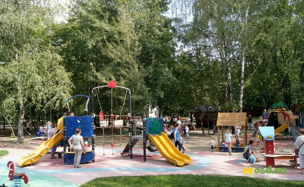 Парк кузьминки детям. Парк кузьминки площадка. парк кузьминки детские площадки. кузьминский парк детские площадки. парк кузьминки детская площадка.