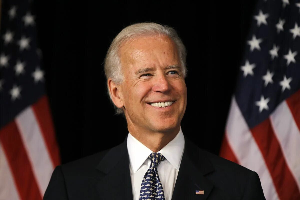 Флаг байдена. Джо байден. Джо байден. Флаг байдена. Фото джо байдена.