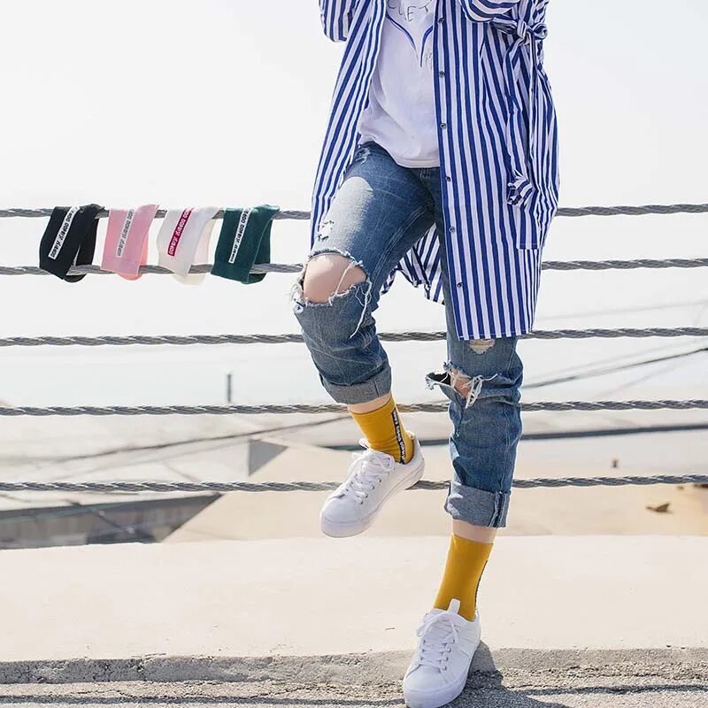 как носить длинные носки. кардиган со спортивными штанами. как носить длинные носки. носки с шортами. гетры харадзюку.