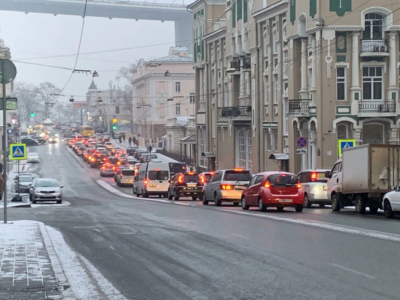 То сейчас на дорогах. Владивосток дороги. Дороги Владивостока сейчас. Владивосток дороги сегодня. Обстановка на дорогах Владивостока сейчас.