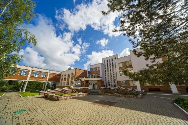 Более 400 домов интернатов. Седанский дом интернат. Пансионат ханты-мансийск. Крекшино дом престарелых. Село покровское вороновское поселение.