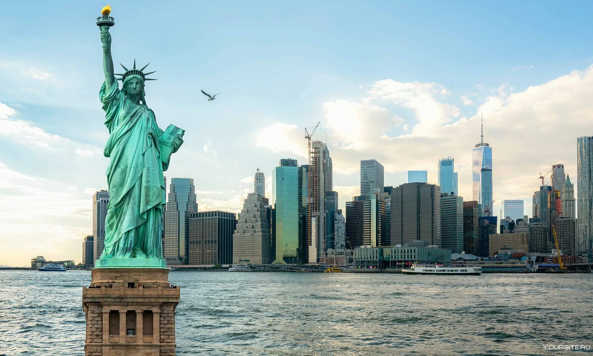 Остров эллис и статуя свободы. Статуя свободы нью-йорк туристы. Высота статуи свободы в нью-йорке. Высота статуи свободы в америке. Нью йорк с атуя свободы.