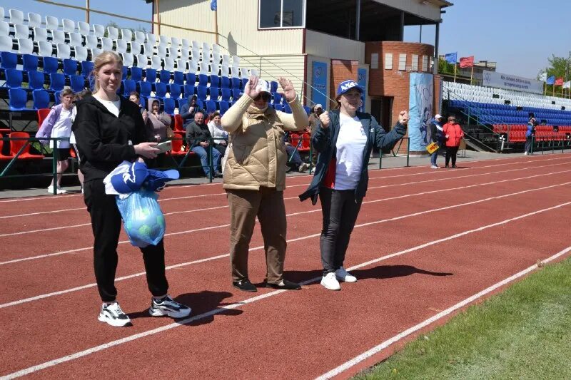 Соревнования на стадионе. Летняя спартакиада ветеранов спорта красноярского края 2023 года. Соревнования работников. Конкуренция в туризме. Соревнования для работников.