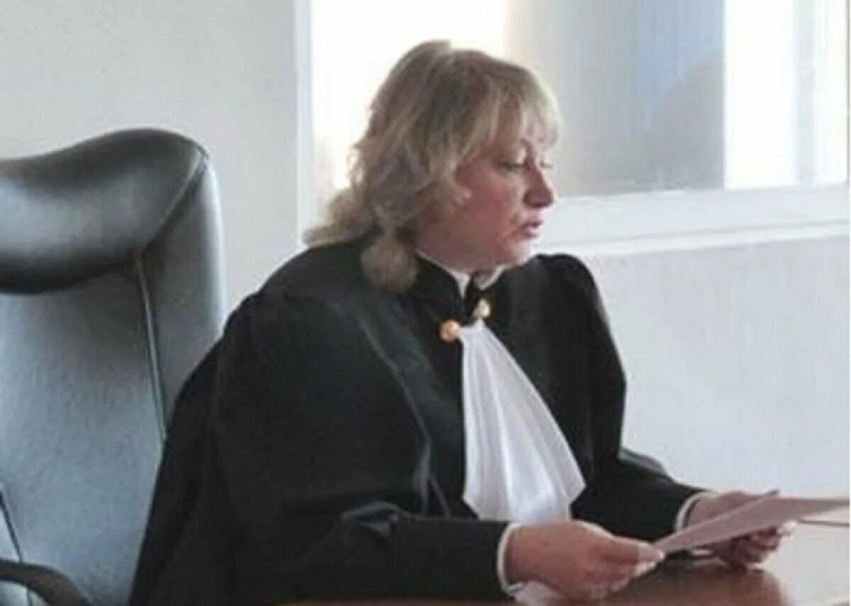 Судья карелина тамбов. Шаронова судья вахитовского районного. Судьи скопина. Судьи скопина. Шаронова судья вахитовского районного.