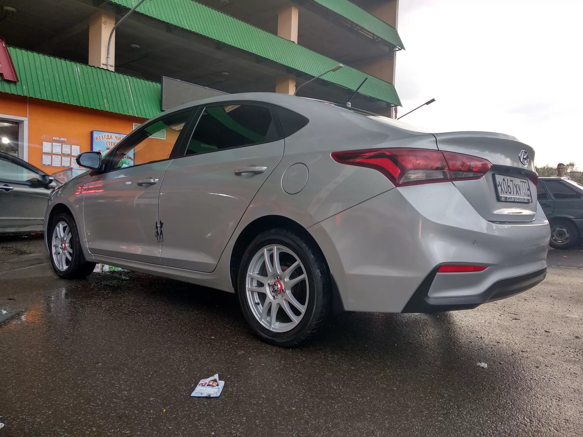 Вылет диска солярис. Hyundai solaris 2017 литье r17. солярис 2 на 16 дисках. хендай солярис 2 на 16 дисках. hyundai solaris 2017 на литье.