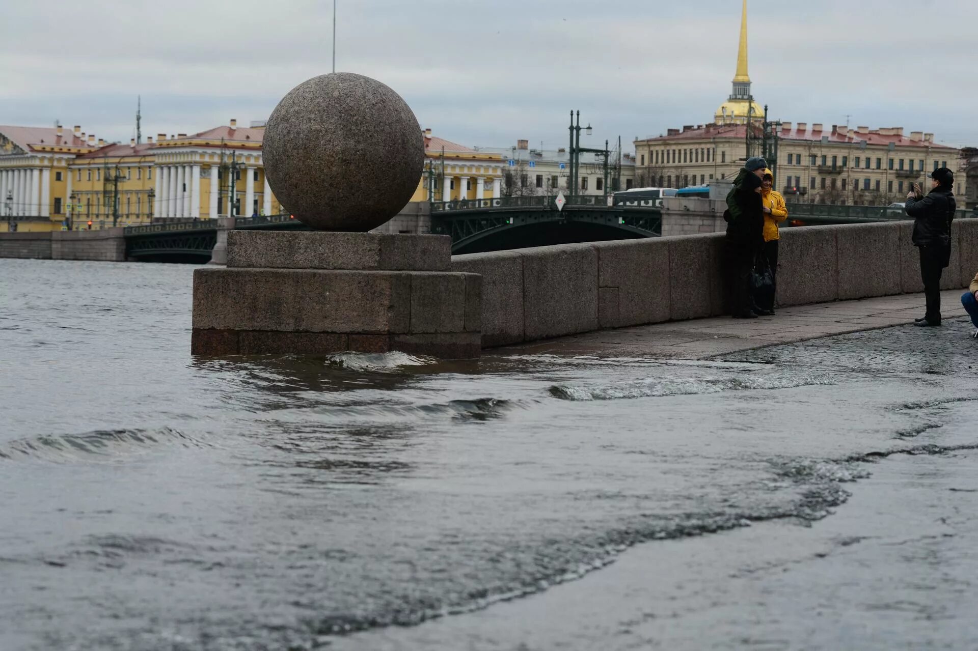 Наводнение в Питере 1824. Наводнение в Питере 2007. Нагонные наводнения в Санкт-Петербурге.