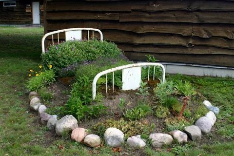 Красивая дача своими руками из подручных