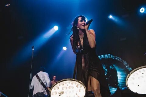 Feat sharon den adel