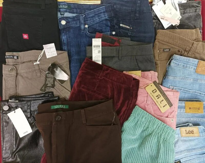 Levis с коллекции прошлых лет обувь. Gavs пермь. Секонд хенд каракола. Секонд хенд урицкого. Джинсы levi's 502.