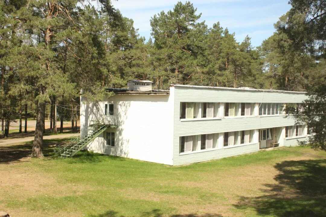 Детский лагерь новгород. Лагерь сережа нижегородская область. Робинзонада лагерь для детей. Детский лагерь новгород. Дети в лагере.